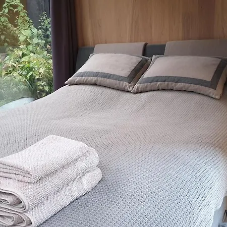Mirror House Roosi 21 Vakantiehuis *