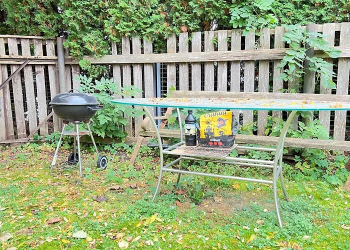 Mirror House Roosi 21 *