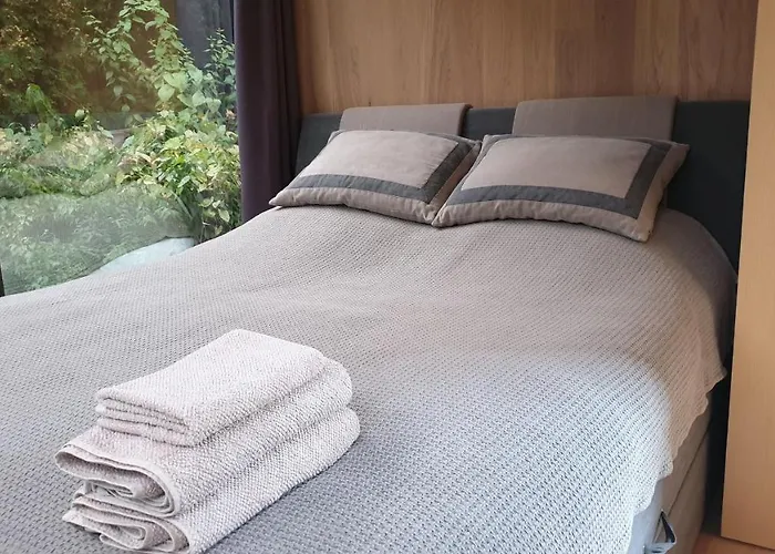 Mirror House Roosi 21 Vakantiehuis *